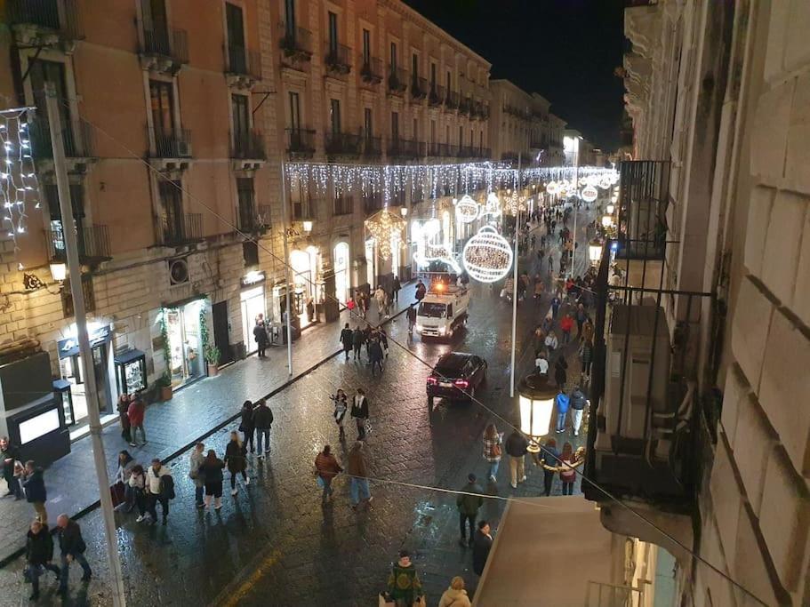Stesicoro-Duomo Elegante Appartamento In Centro คาตาเนีย ภายนอก รูปภาพ