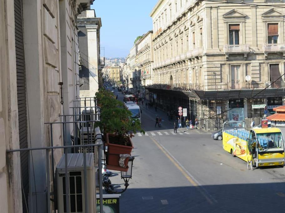 Stesicoro-Duomo Elegante Appartamento In Centro คาตาเนีย ภายนอก รูปภาพ